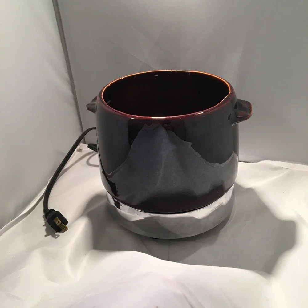 Vintage stoneware fondue pot‎